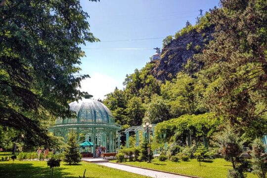 Private full day trip to Borjomi, hot springs, Uplistsikhe cave town and Gori