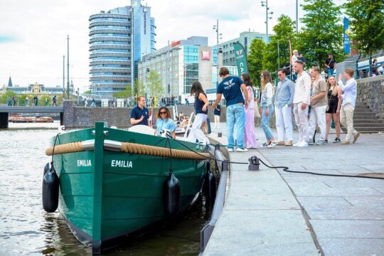 Stylish Canal Cruise with Local Skipper incl a wine, beer or soda