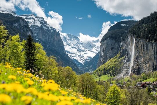 Discover Lauterbrunnen with CHEESE & CHOCOLATE