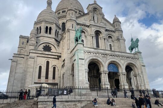 Guided Tour of Sacré-Coeur and Montmartre
