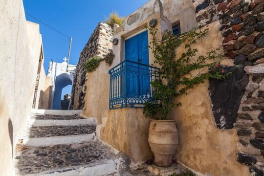 Discover best of Santorini: History, Wine and Views 6 hour Tour