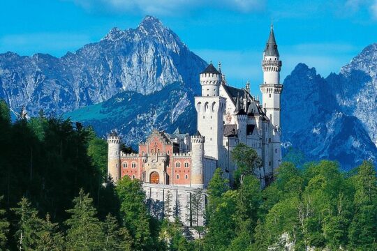 Skip the Line NEUSCHWANSTEIN and Mt. Zugspitze Private Deluxe Tour