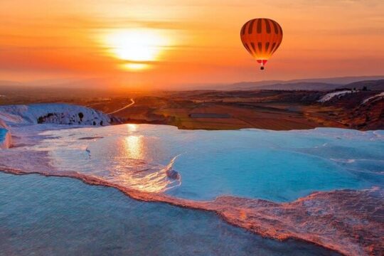 Pamukkale Day Tour with Hot Air Balloon Ride from Fethiye