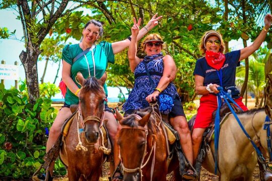 Horseback riding, coffee and chocolate tasting and Macao beach