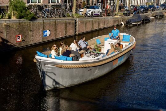 Amsterdam Canal Cruise in Open Boat with Local Skipper-Guide