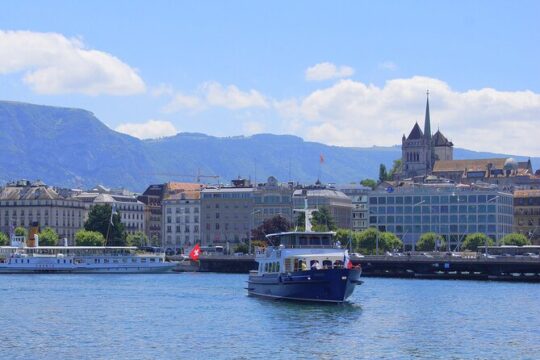 Audioguided sightseeing cruise of Geneva
