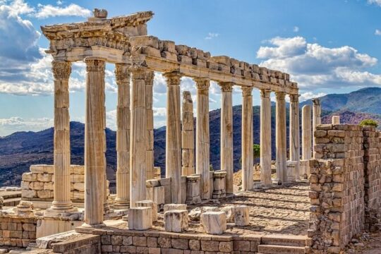 2-Days Gallipoli Troy Pergamon Acropolis Tour From Istanbul to Kusadasi