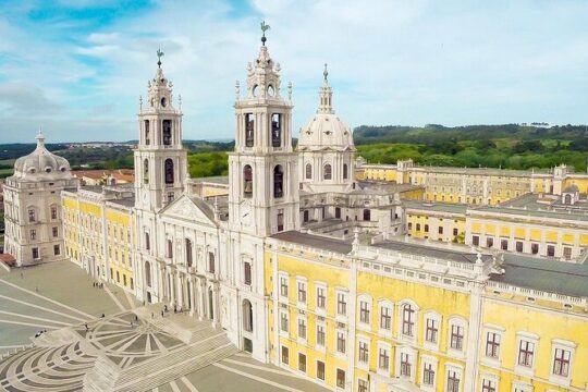 From Lisboa: Mafra, Ericeira & Queluz Private Full Day Tour
