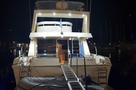 Private Tailormade Yacht Sunset Cruise in Santorini
