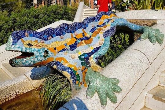 Barcelona Shared Guided Tour Including Park Güell Entry