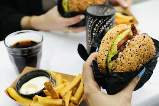 Burger Dinner Cruise through the Amsterdam Canals