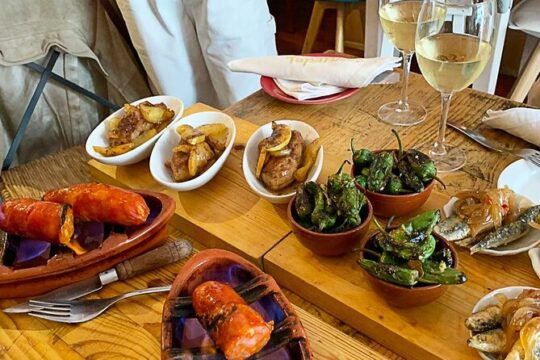 4-Hour Traditional Portuguese Food Tour in Porto