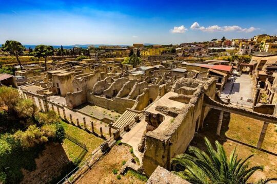 Transfer from Naples to Amalfi (or reverse) via Pompeii 2hr