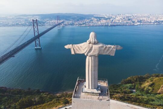 Full Day South Lisbon Coast and Arrábida Natural Park Tour