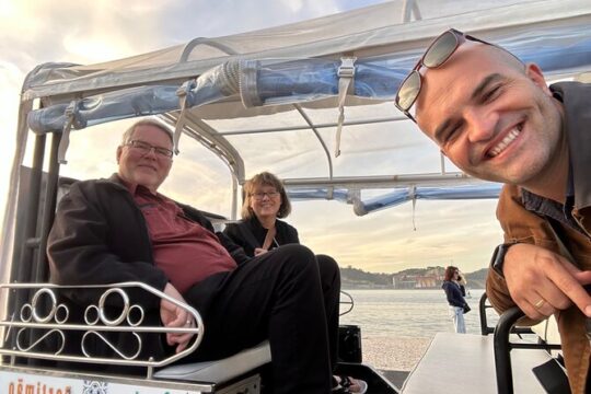 4-Hours Private Tuk Tuk Tour Discovering Lisbon
