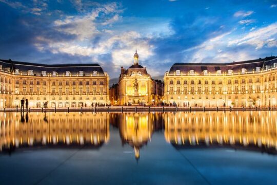 Bordeaux Scavenger Hunt and Best Landmarks Self-Guided Tour