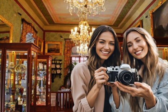 3h Royal Castle Tour: Interior, Garden Pralines, Coffee & Dessert