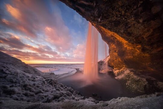 SuperSaver: Small Group South Coast, Waterfalls & Glacier Hike and Northern Lights Adventure from Reykjavik