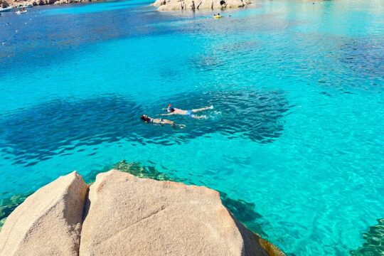 Tour by dinghy La Maddalena Archipelago, 7 m Polaris dinghy.