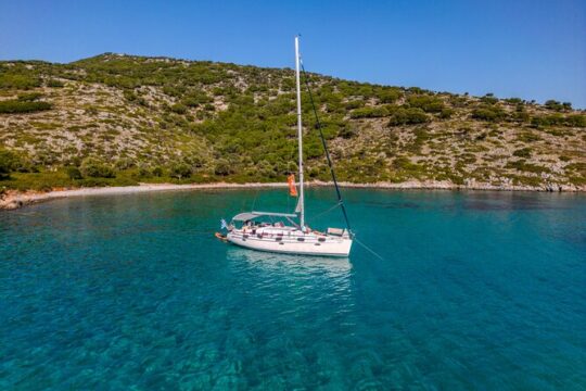 Half Sailing Cruise to secret bays (5 hours)