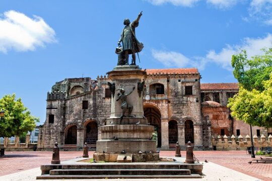 Half Day Excursion Colonial Zone Lighthouse to Colón and Tres Ojos from Santo Domingo