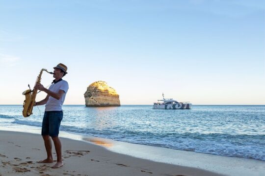 6-Hour Sunset Dinner Catamaran Cruise from Albufeira