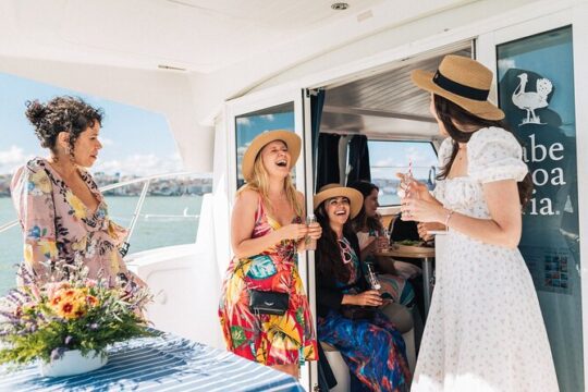 Private Catamaran Tour along the Tagus River 2H