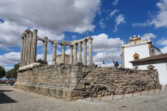 From Lisboa: Évora & Monsaraz Small-Group Full Day Tour
