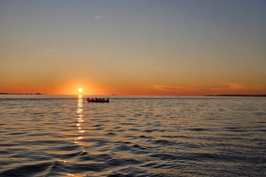 Lisbon Sunset or Daylight Speedboat Tour