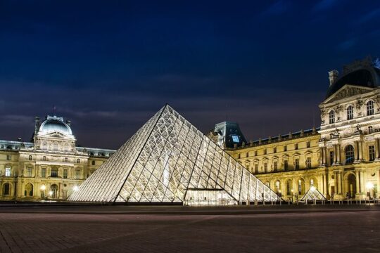 Private Audio Guided Walking Tour in Paris