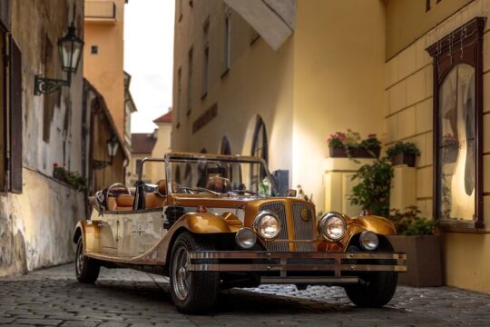 1 hour Old timer Convertible Prague Sightseeing Tour