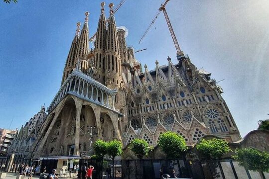 Sagrada Familia Guided Tour Masterpiece