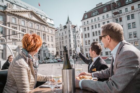 Culinary Sightseeing Tour in an Electro Vintage Car incl. 3-Course Menu