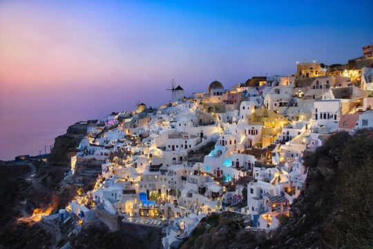 Santorini Splendor: A Spectacular Sightseeing Tour