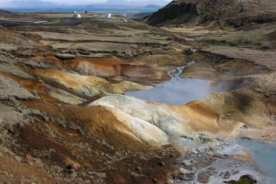 Private Helicopter Tour in Hengill Geothermal Area with Landing