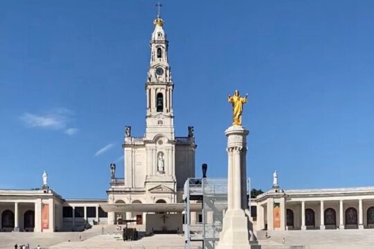 Tour to Fatima and Little Shepherds's Village from Lisbon