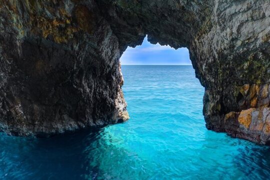 Half-Day Guided Tour Shipwreck and Blue Caves from Laganas