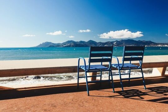 7h sightseeing excursion: Visit Saint Paul, Antibes, Cannes.