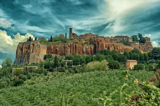 Transfer Florence to/from Fiumicino FCO Airport optional Orvieto Stop