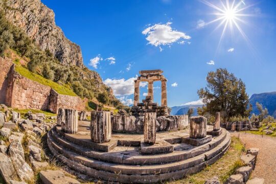 Private Day Trip to Delphi and Arachova from Athens