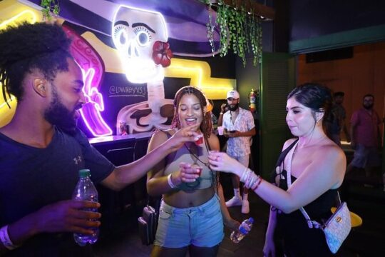 Old San Juan Bar Crawl: Experience Local Hotspots