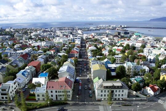 Iceland: Airport Transfers between Keflavík and Reykjavik Center
