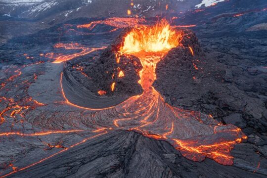 Private Grand Volcano Site Hiking Tour