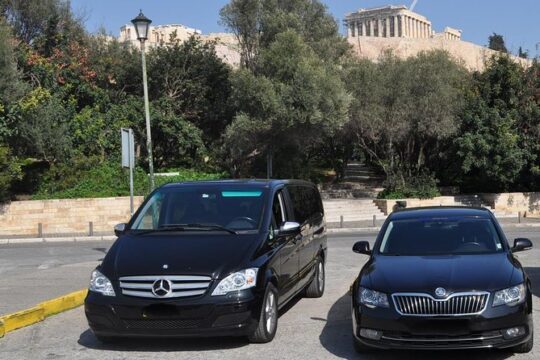 Half day car with driver at disposal in Lisbon