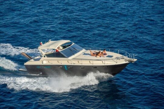 Private Luxury Capri-Amalfi tour with aperitif on board!