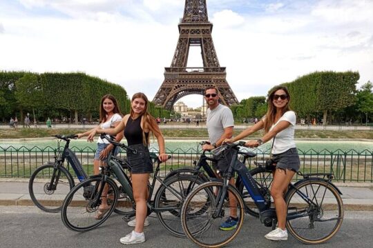 Private 2.5 hour E-bike tour around Paris