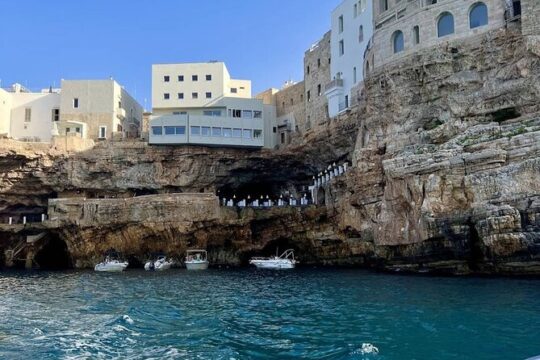 Tour Polignano a Mare cave excursions