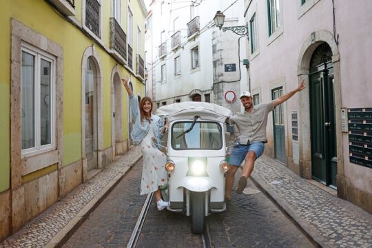 Lisbon: Private guided tour by Electric Tuk Tuk