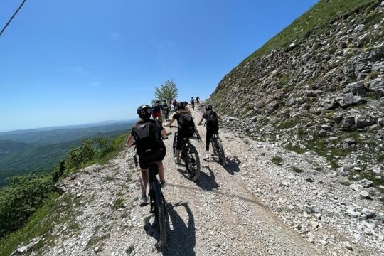 Half Day Private Guided Tour to Monte Nerone with Brunch