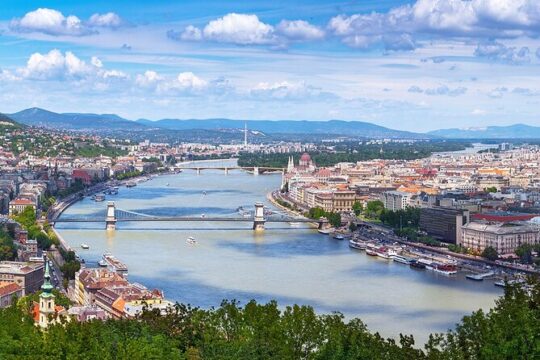 1 Hour Sightseeing Cruise in Budapest